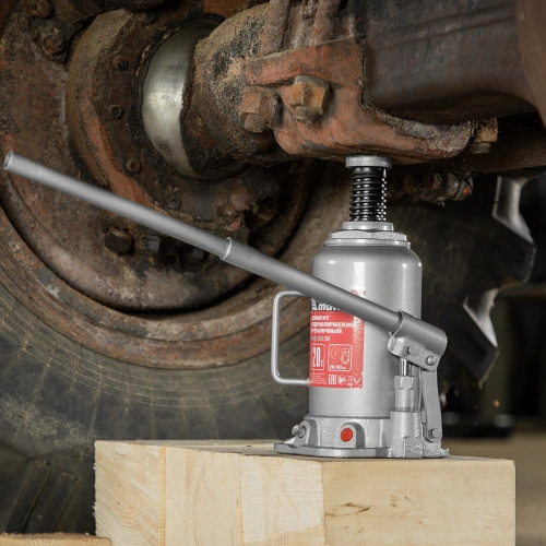 Домкрат гидравлический бутылочный, 20 т, высота подъема 242-452 мм Matrix по ценам производителя в Челябинске с доставкой по всей России