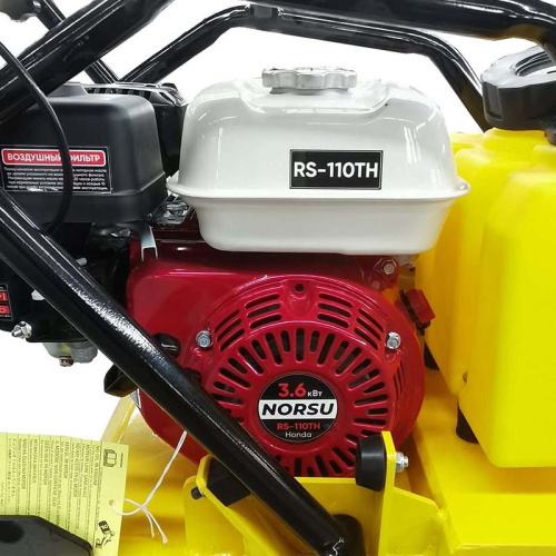 Виброплита бензиновая прямоходная NORSU RF-110TH (колесный комплект, бак для воды) по ценам производителя в Челябинске с доставкой по всей России