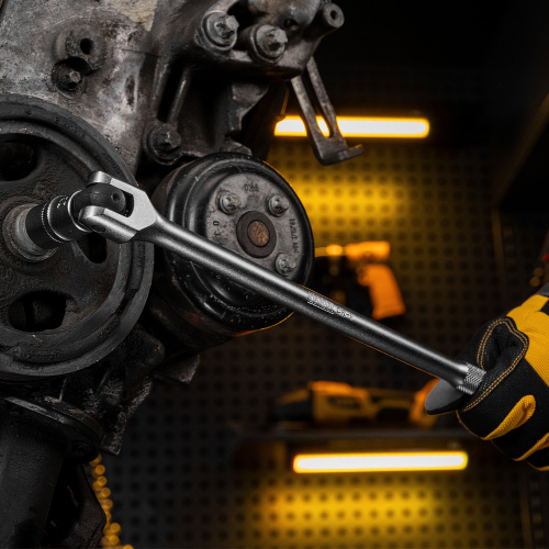 Набор инструментов, 1/2", 1/4", CrV, S2, пластиковый кейс, 84 предмета Denzel по ценам производителя в Челябинске с доставкой по всей России