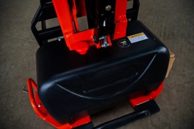 Штабелер самоподъемный 0,5 т 1,5 м TOR CDD05Z с электроподъемом купить в Москве с доставкой по всей России | ProtosMarket.ru