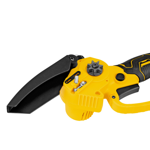 Цепная мини-пила аккумуляторная бесщет., CCS-150, шина 150 мм, Li-Ion, 20 В Denzel по ценам производителя в Челябинске с доставкой по всей России