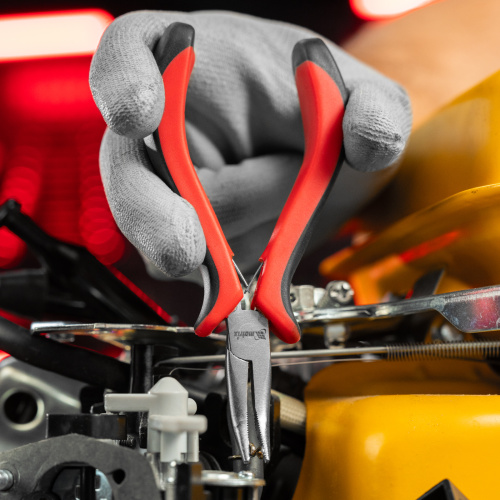 Длинногубцы изогнутые Mini, 130 мм, никелированные, авторазжим, двухкомпонентные рукоятки Matrix по ценам производителя в Челябинске с доставкой по всей России