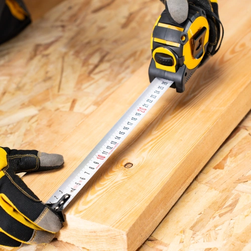 Рулетка 10м х 32мм, автоматич. фиксац., нейлон. покрытие, магнит. зацеп, двухстор. разметка Denzel по ценам производителя в Челябинске с доставкой по всей России