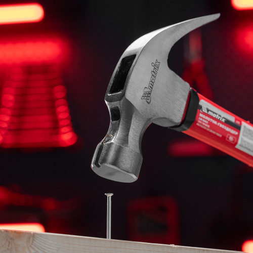 Молоток-гвоздодер, 450 г, боек c магнитом, фибергласовая обрезиненная рукоятка Matrix по ценам производителя в Челябинске с доставкой по всей России