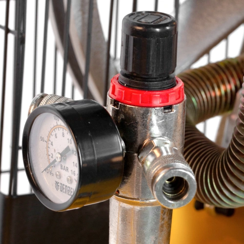 Компрессор воздушный, ременный привод BCI5500-T/200, 5.5 кВт, 200 литров, 850 л/мин Denzel по ценам производителя в Челябинске с доставкой по всей России