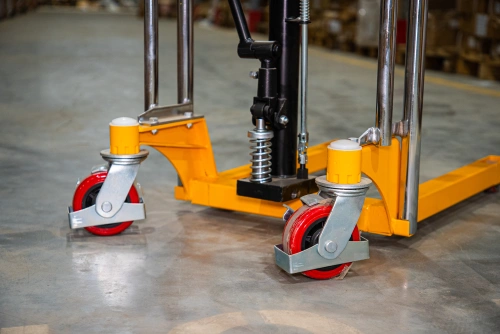 Штабелер гидравлический 0,4 т 1,5 м TOR PF4150R для рулонов по ценам производителя в Челябинске с доставкой по всей России