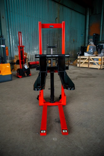 Штабелер гидравлический 2,0 т 1,6 м TOR CTY-E с раздвижными вилами по ценам производителя в Челябинске с доставкой по всей России