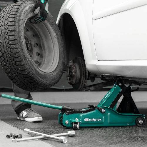 Домкрат гидравлический подкатной, 2 т, 85-330 мм, низкий подхват, в пласт. кейсе Сибртех по ценам производителя в Челябинске с доставкой по всей России