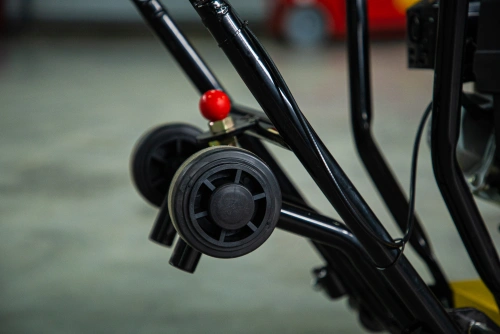 Виброплита 70 кг, 10,5кН (Honda) бак, коврик, колесный комплект TOR C-60T по ценам производителя в Челябинске с доставкой по всей России