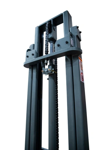 Штабелер самоходный 1,0 т 3,0 м XILIN CPD10W с наклоном мачты и противовесом 24/105 В/Ач по ценам производителя в Челябинске с доставкой по всей России