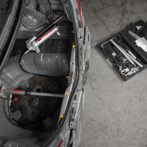 Растяжка гидравлическая, 4 т, набор из 17 предметов, 7 сменных насадок, в пластиковом кейсе Matrix по ценам производителя в Челябинске с доставкой по всей России