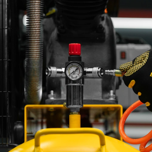 Компрессор воздушный рем. привод BCV 4000-T/200, 4,0 кВт, 200 литров, 690 л/мин Denzel по ценам производителя в Челябинске с доставкой по всей России