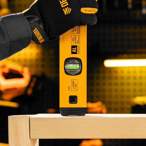 Уровень алюминиевый, магнит., фрезерованный, 3 глазка (1 зеркал.) 0,5 мм/м, 400 мм Denzel по ценам производителя в Челябинске с доставкой по всей России