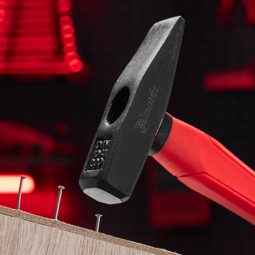 Молоток слесарный optimal, 200 г, фибергласовая обрезиненная рукоятка, квадратный боек Matrix по ценам производителя в Челябинске с доставкой по всей России