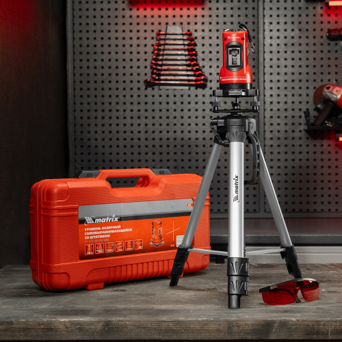 Лазерный уровень самовыравнивающийся, 150 мм, штатив 1150 мм, набор в пластиковом кейсе Matrix по ценам производителя в Челябинске с доставкой по всей России