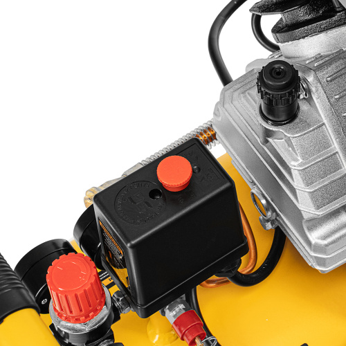 Компрессор воздушный прям. привод DCV1800/50, 1,8 кВт, 50 литров, 320 л/мин Denzel по ценам производителя в Челябинске с доставкой по всей России