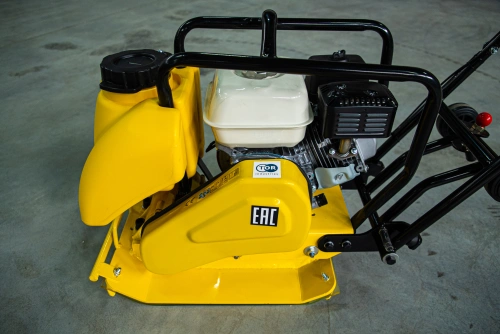 Виброплита 70 кг, 10,5кН (Honda) бак, коврик, колесный комплект TOR C-60T по ценам производителя в Челябинске с доставкой по всей России