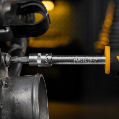 Набор инструментов, 1/2", 1/4", CrV, S2, пластиковый кейс, 82 предмета Denzel по ценам производителя в Челябинске с доставкой по всей России