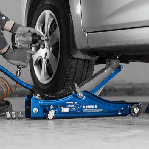 Домкрат гидравлический подкатной, 2 т, Low Profile, 80-380 мм Stels по ценам производителя в Челябинске с доставкой по всей России