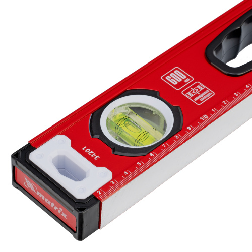 Уровень алюминиевый, фрезерованный, 3 глазка, рукоятки, 600 мм Matrix по ценам производителя в Челябинске с доставкой по всей России