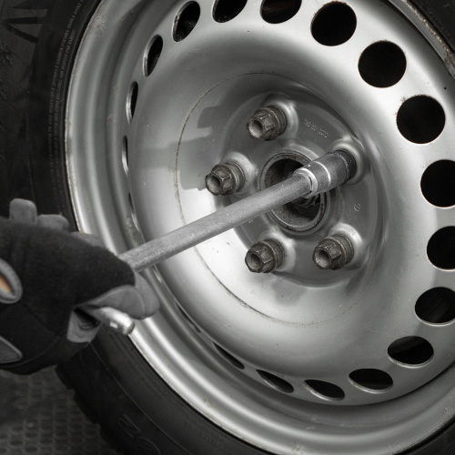 Набор слесарно-шоферского инструмента "Универсал-2", пластиковый бокс (НИЗ) по ценам производителя в Челябинске с доставкой по всей России