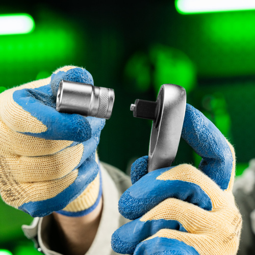 Ключ-трещотка 1/2", 45 зубьев, с быстрым сбросом, матовый хром Сибртех по ценам производителя в Челябинске с доставкой по всей России