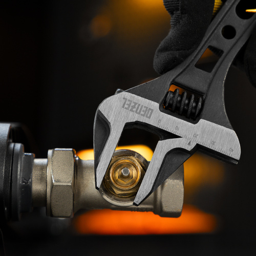 Ключ разводной 155 мм, CrV, кованый, укороченная рукоятка Denzel по ценам производителя в Челябинске с доставкой по всей России