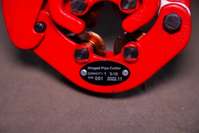 Труборез с хомутной защелкой TOR GH2S для стальных труб 1/2"- 2 1/2" по ценам производителя в Челябинске с доставкой по всей России