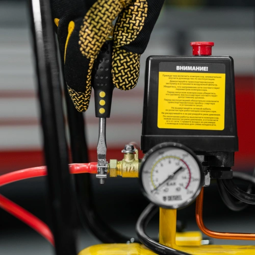 Компрессор воздушный BCV2300/100, ременный привод, 2.3 кВт, 100 литров, 440 л/мин Denzel по ценам производителя в Челябинске с доставкой по всей России