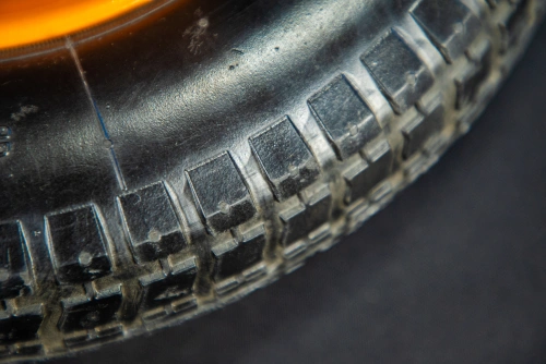 Колесо пневматическое резиновое 345 мм 3.25-8 по ценам производителя в Челябинске с доставкой по всей России