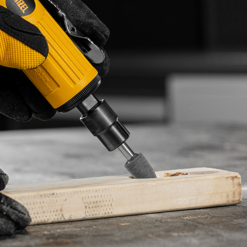 Пневмошлифмашина прямая PGS25000, 25000 об/мин, 10 шлиф. камней, цанга - 3, 6 мм, 113 л/мин Denzel по ценам производителя в Челябинске с доставкой по всей России