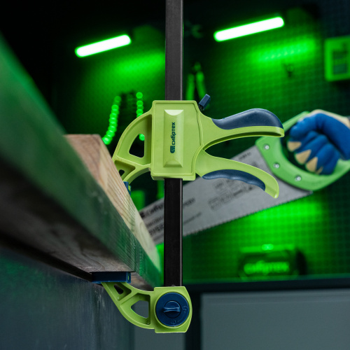 Струбцина F-образная, быстрозажимная, 300 х 70 х 540 мм, пластиковый корпус, фиксатор, двухкомпонентная рукоятка Сибртех по ценам производителя в Челябинске с доставкой по всей России