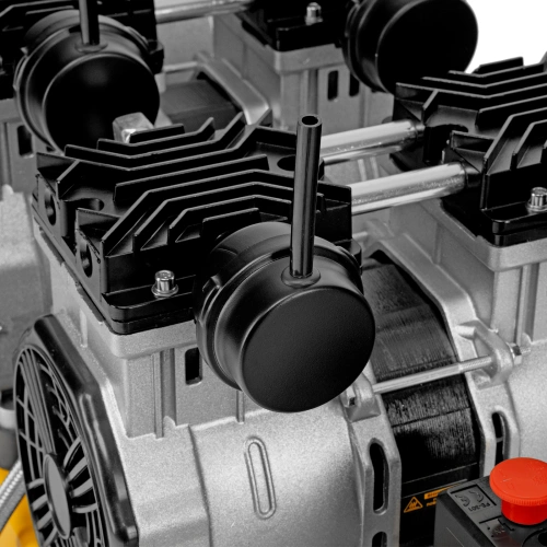 Компрессор безмасляный, малошумный DLS 3300/100, 3300 Вт,3x1100, 100 л, 570 л/мин ,блок управления Denzel по ценам производителя в Челябинске с доставкой по всей России