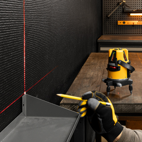 Лазерный уровень LX3, 10 м, ± 0,3 мм/1 м, 635 нм, 4 вертикальных, 1 горизонтальная плоскости, резьба 5/8" Denzel по ценам производителя в Челябинске с доставкой по всей России