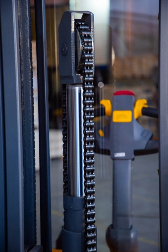 Штабелер самоходный 1,5 т 5,6 м XILIN CDDK15-III 24/200 В/Ач (с платформой) по ценам производителя в Челябинске с доставкой по всей России