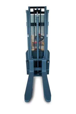 Штабелер самоходный 1,5 т 1,6 м XILIN CDD15K-EN 24/105 В/Ач с раздвижными вилами (с платформой) по ценам производителя в Челябинске с доставкой по всей России