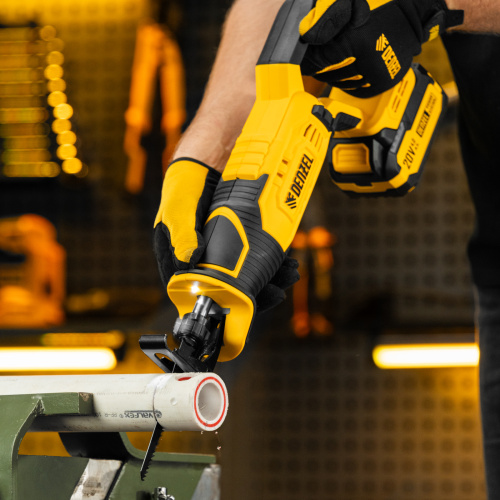 Пила сабельная аккумуляторная RS-180, Li-Ion, 20 В Denzel по ценам производителя в Челябинске с доставкой по всей России