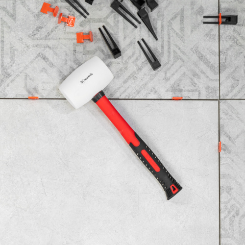 Киянка резиновая, 450 г, белая резина, фибергласовая рукоятка Matrix по ценам производителя в Челябинске с доставкой по всей России