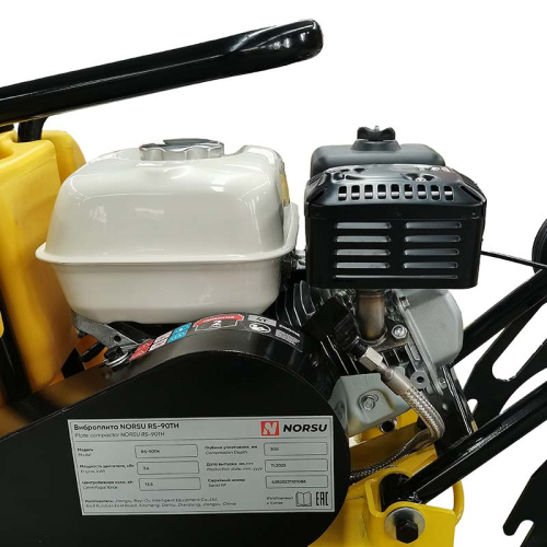 Виброплита бензиновая прямоходная NORSU RF-90TH (колесный комплект, бак для воды) по ценам производителя в Челябинске с доставкой по всей России