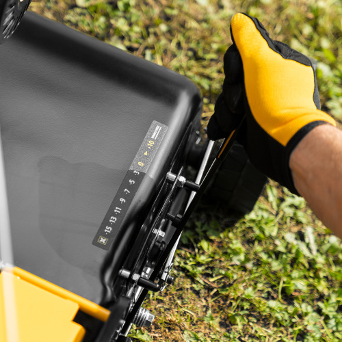 Скарификатор-аэратор бензиновый SAG-400, 212 см3, -15/+10 мм, 40 см Denzel по ценам производителя в Челябинске с доставкой по всей России