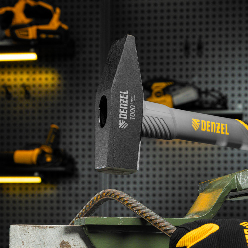 Молоток слесарный, 1000 г, кованый, фибергласовая рукоятка c TPR покрытием Denzel по ценам производителя в Челябинске с доставкой по всей России