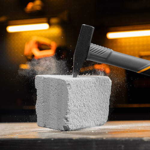 Молоток слесарный, 300 г, кованый, фибергласовая рукоятка c TPR покрытием Denzel по ценам производителя в Челябинске с доставкой по всей России