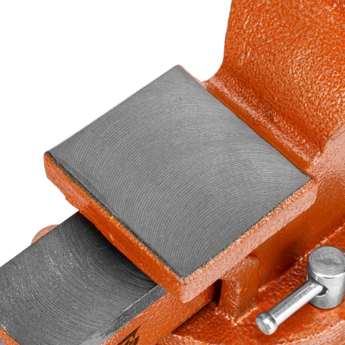 Тиски слесарные, 125 мм, поворотные, с наковальней Sparta по ценам производителя в Челябинске с доставкой по всей России