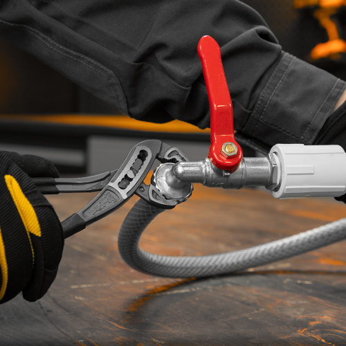 Клещи переставные, обливные рукоятки, 180 мм Denzel по ценам производителя в Челябинске с доставкой по всей России