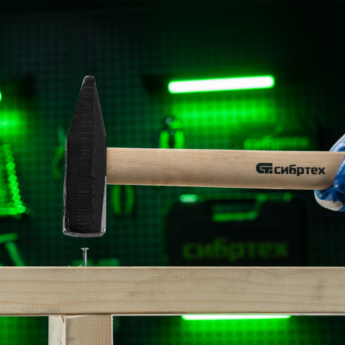 Молоток слесарный 1000 г, квадратный боек, деревянная рукоятка Сибртех по ценам производителя в Челябинске с доставкой по всей России