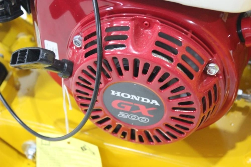 Виброплита 95 кг, 20кН (Honda) бак, коврик, колесный комплект TOR T-90 по ценам производителя в Челябинске с доставкой по всей России