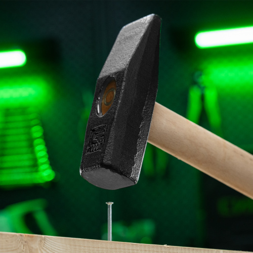 Молоток слесарный 1000 г, квадратный боек, деревянная рукоятка Сибртех по ценам производителя в Челябинске с доставкой по всей России