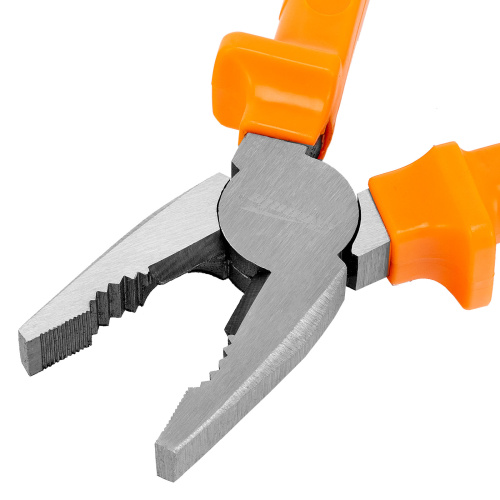 Плоскогубцы Classic, 180 мм, шлифованные, пластмассовые рукоятки Sparta по ценам производителя в Челябинске с доставкой по всей России