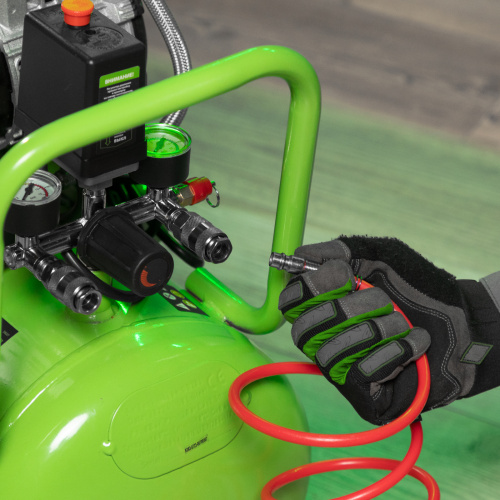 Компрессор безмаслянный малошумный МБ 2000/50, 2000 Вт, 50л, 300 л/мин Сибртех по ценам производителя в Челябинске с доставкой по всей России