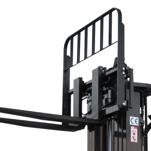 Электрический погрузчик YETT CPD15-A3LIH4-M-M300-3W по ценам производителя в Челябинске с доставкой по всей России